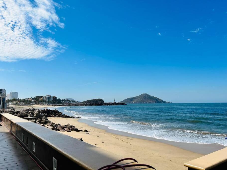 Depa Frente A La Playa By G P S Rentas Appartement Mazatlán Buitenkant foto